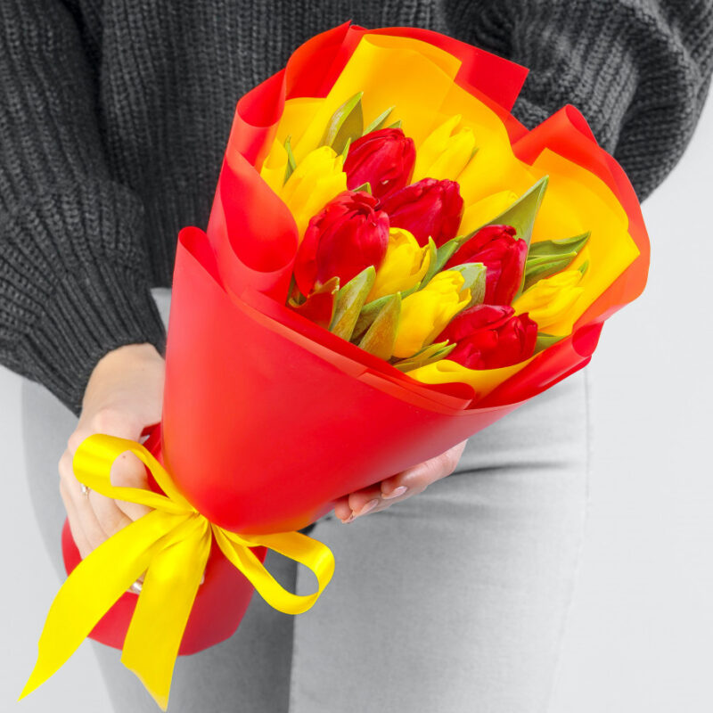 Красные и Желтые Тюльпаны
